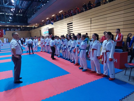 Preverjanje tekmovalk pred nastopom